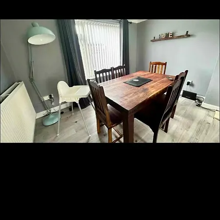5 Minutes From M1 Sleeps Up To 7 Perfect For Contractors Leisure Stays Relocators King Or Twin Bed Options Nottingham Exterior photo